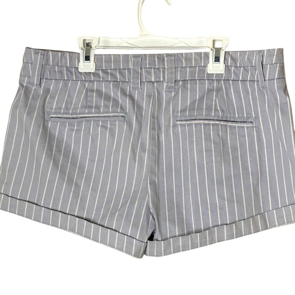 Tinsel Gray White Pinstripe Shorts Size 29 Mid Rise Coastal Preppy Tailored - Picture 2 of 9